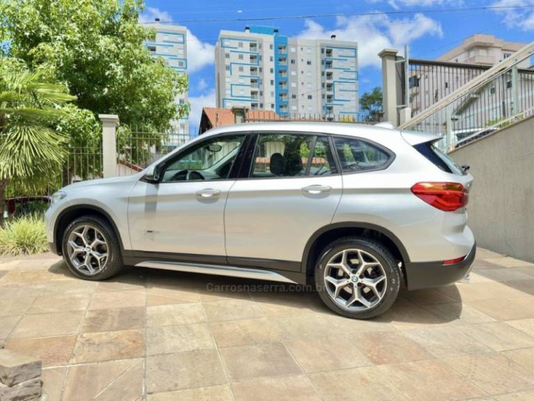 BMW - X1 - 2018/2018 - Prata - R$ 120.000,00