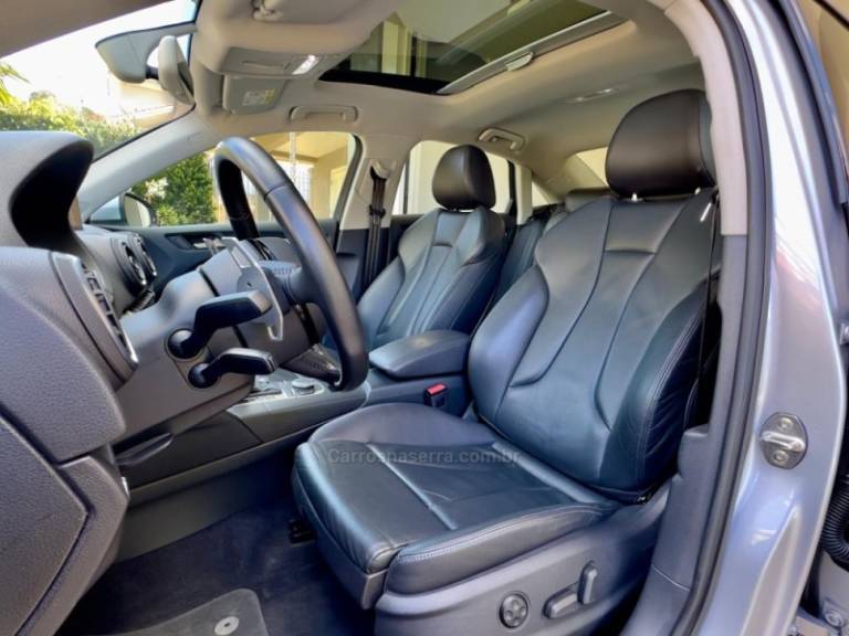 AUDI - A3 - 2016/2016 - Prata - R$ 116.000,00