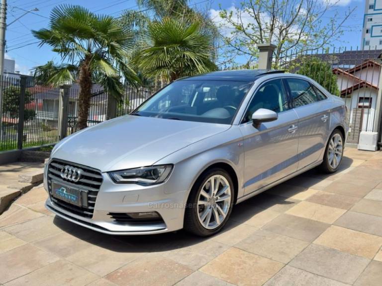 AUDI - A3 - 2016/2016 - Prata - R$ 116.000,00