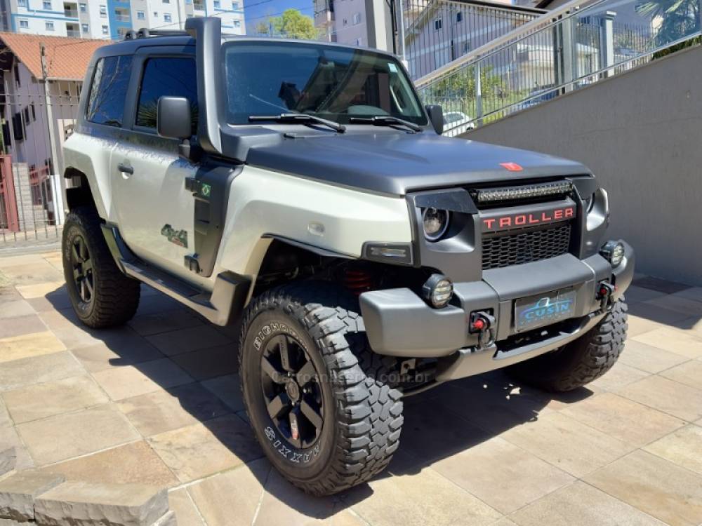 TROLLER - T4 BOLD - 2017/2017 - Branca - R$ 178.000,00