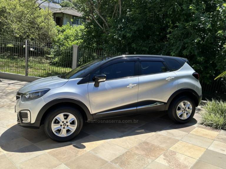 RENAULT - CAPTUR - 2019/2019 - Prata - R$ 74.500,00