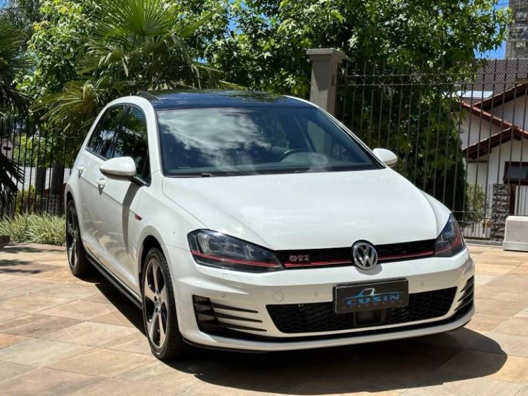 VOLKSWAGEN - GOLF - 2017/2017 - Branca - R$ 158.000,00