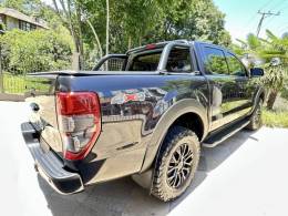FORD - RANGER - 2023/2023 - Preta - R$ 180.000,00