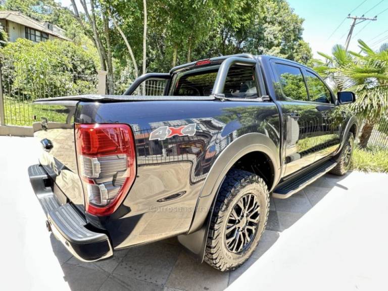 FORD - RANGER - 2023/2023 - Preta - R$ 180.000,00