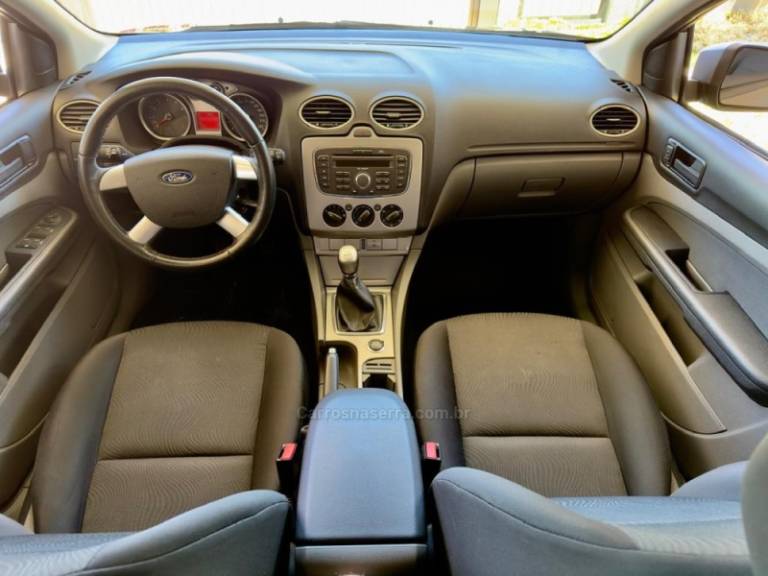 FORD - FOCUS - 2013/2013 - Cinza - R$ 51.000,00