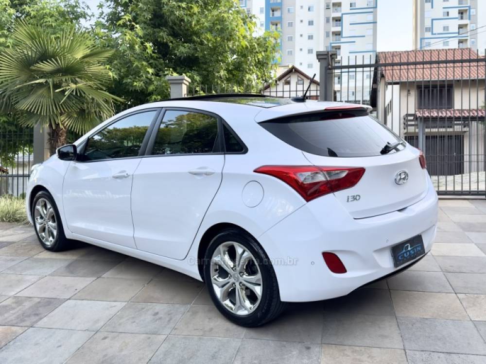 HYUNDAI - I30 - 2015/2015 - Branca - R$ 75.900,00