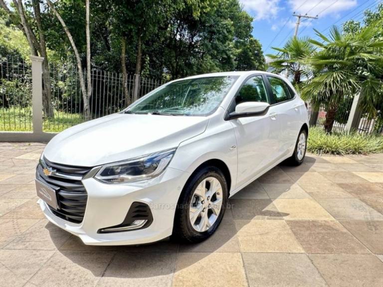 CHEVROLET - ONIX - 2020/2020 - Branca - R$ 71.900,00