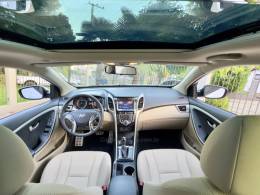 HYUNDAI - I30 - 2015/2015 - Branca - R$ 75.900,00