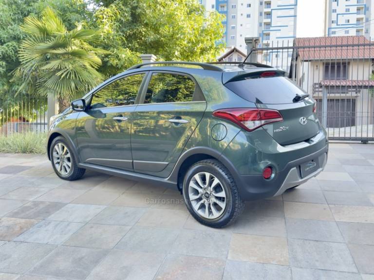 HYUNDAI - HB20X - 2016/2016 - Verde - R$ 67.000,00