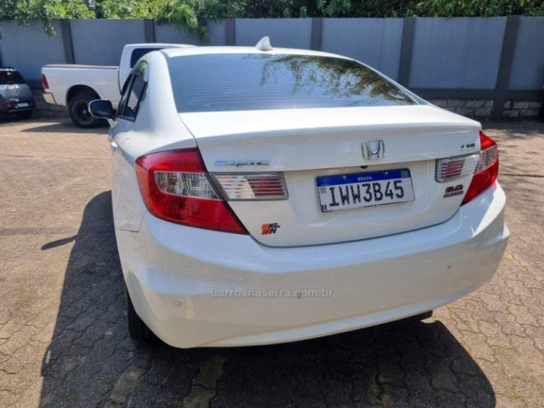 HONDA - CIVIC - 2016/2016 - Branca - R$ 80.000,00