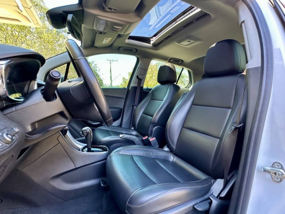 CHEVROLET - TRACKER - 2018/2018 - Branca - R$ 91.000,00