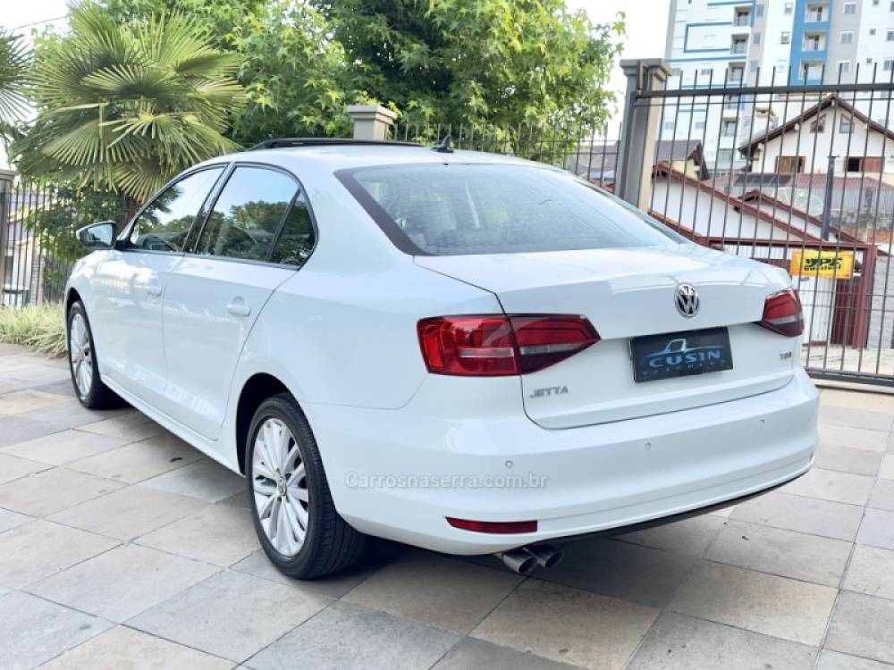 VOLKSWAGEN - JETTA - 2017/2017 - Branca - R$ 93.000,00