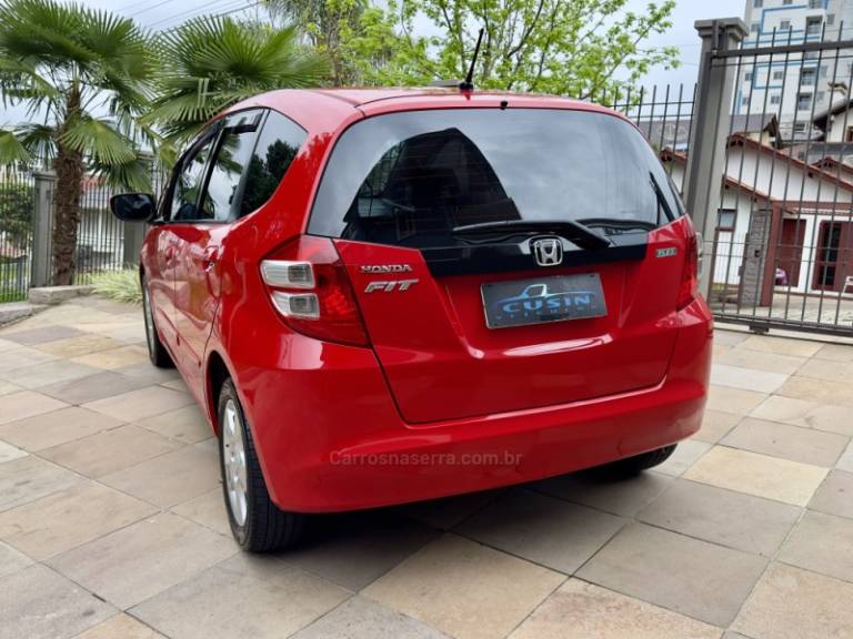 HONDA - FIT - 2011/2011 - Vermelha - R$ 49.500,00