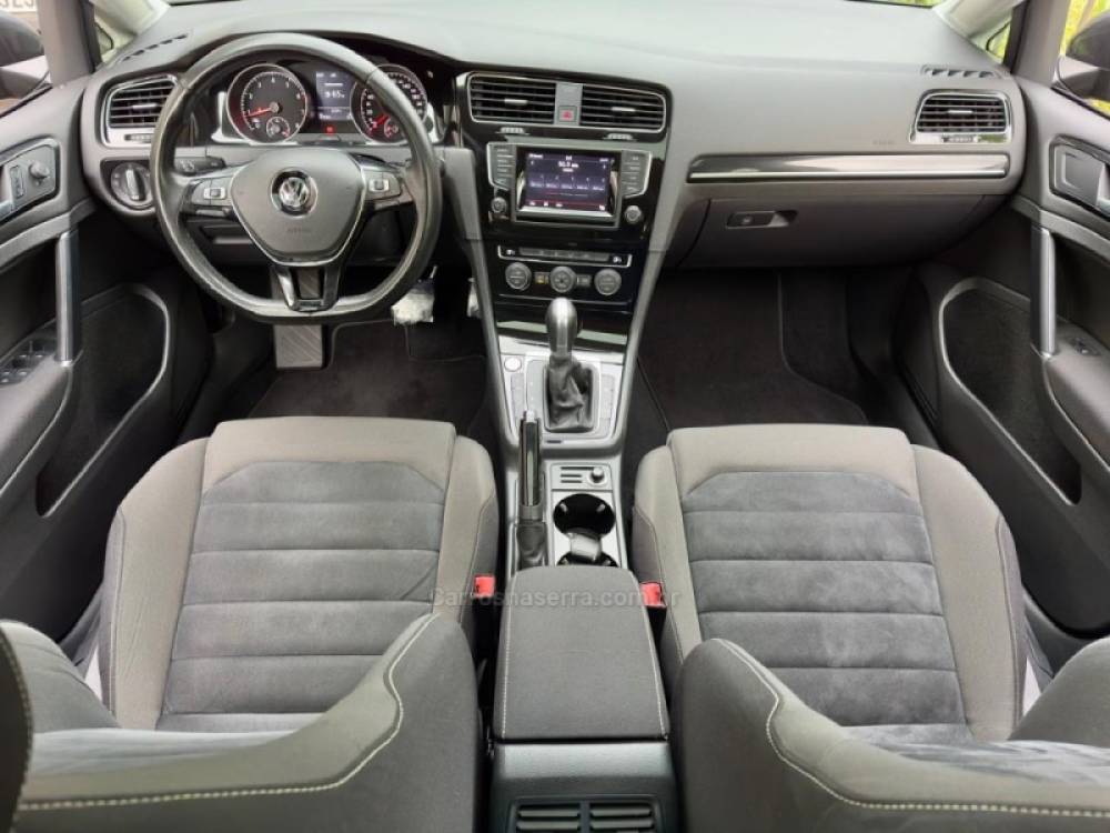 VOLKSWAGEN - GOLF - 2015/2015 - Cinza - R$ 89.000,00