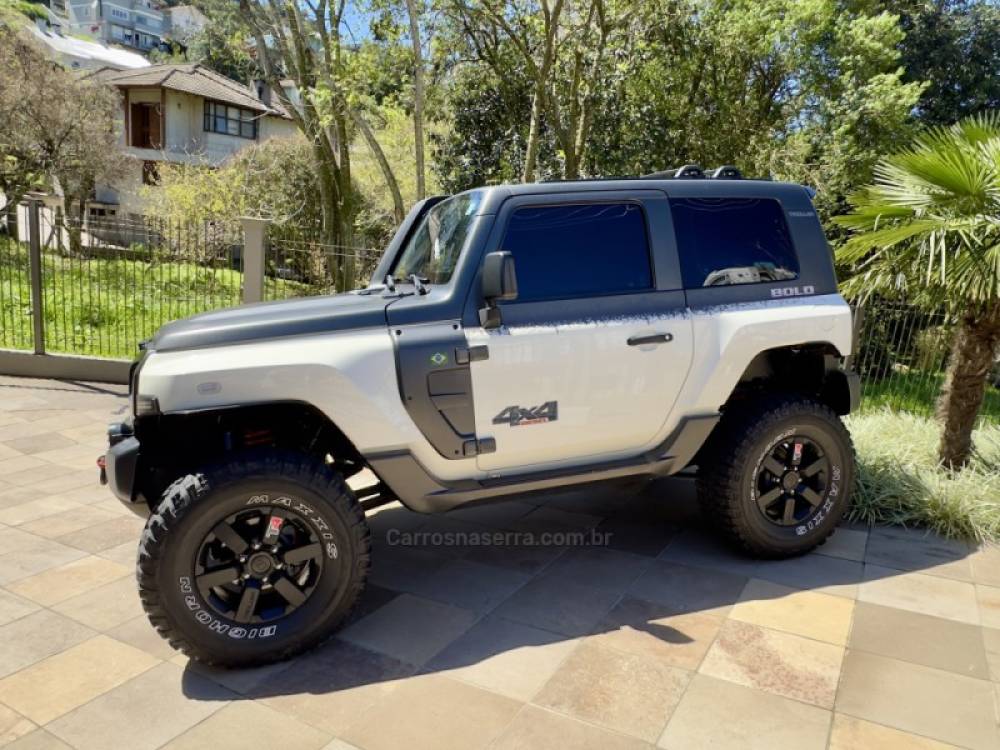 TROLLER - T4 BOLD - 2017/2017 - Branca - R$ 178.000,00