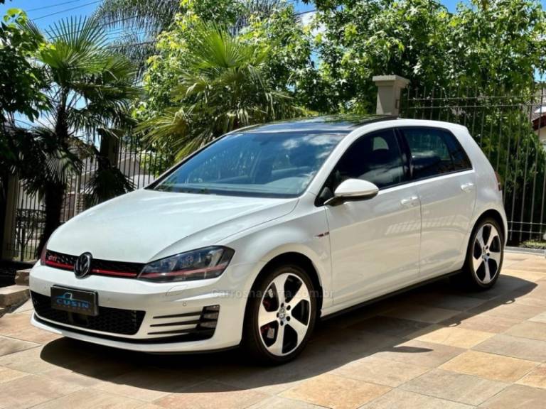 VOLKSWAGEN - GOLF - 2017/2017 - Branca - R$ 158.000,00
