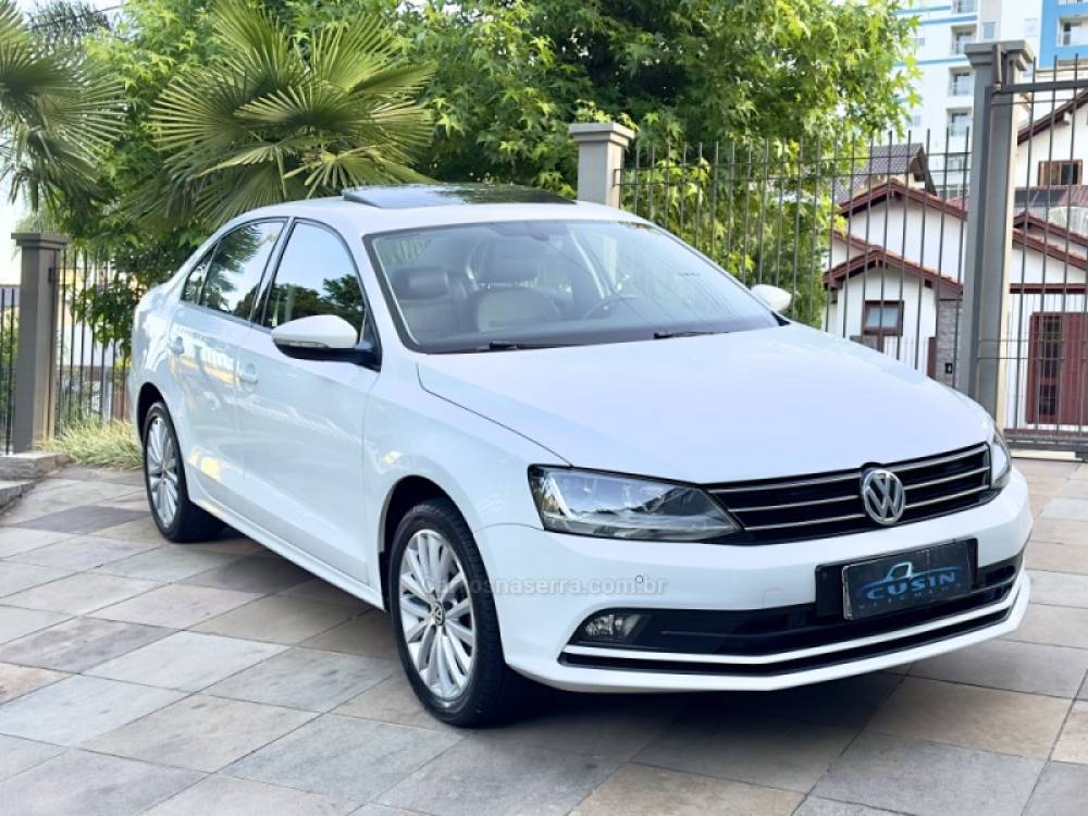 VOLKSWAGEN - JETTA - 2017/2017 - Branca - R$ 93.000,00