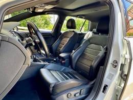 VOLKSWAGEN - GOLF - 2017/2017 - Branca - R$ 158.000,00
