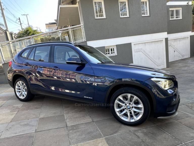 BMW - X1 - 2015/2015 - Azul - R$ 88.000,00