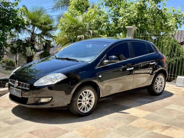 FIAT - BRAVO - 2013/2013 - Preta - R$ 40.000,00