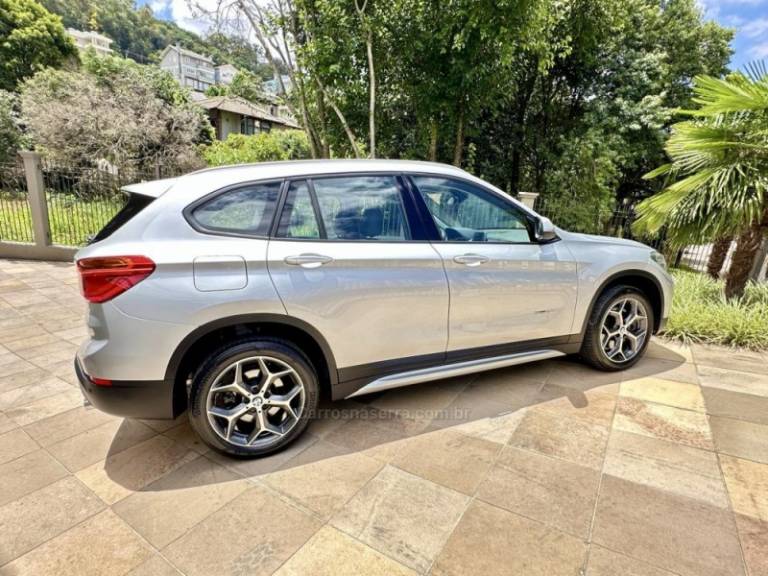 BMW - X1 - 2018/2018 - Prata - R$ 120.000,00