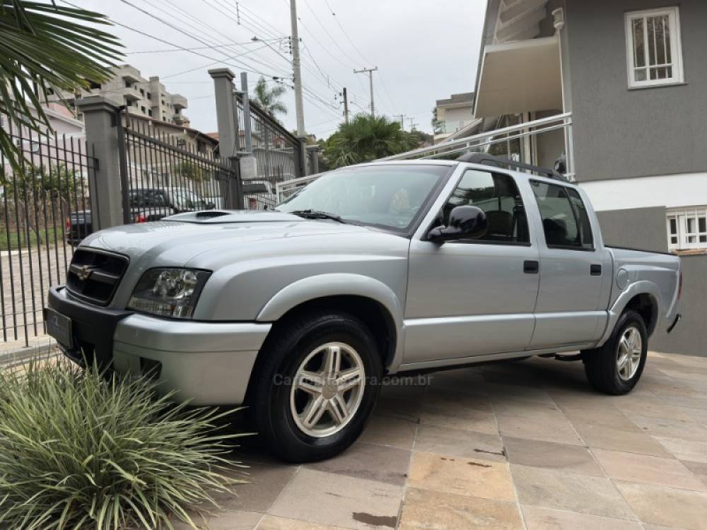 CHEVROLET - S10 - 2008/2008 - Prata - R$ 80.000,00