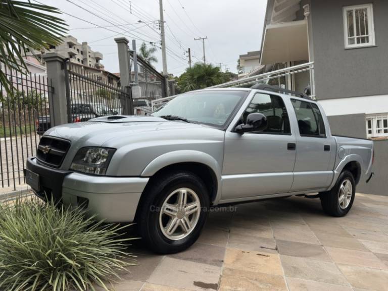 CHEVROLET - S10 - 2008/2008 - Prata - R$ 80.000,00
