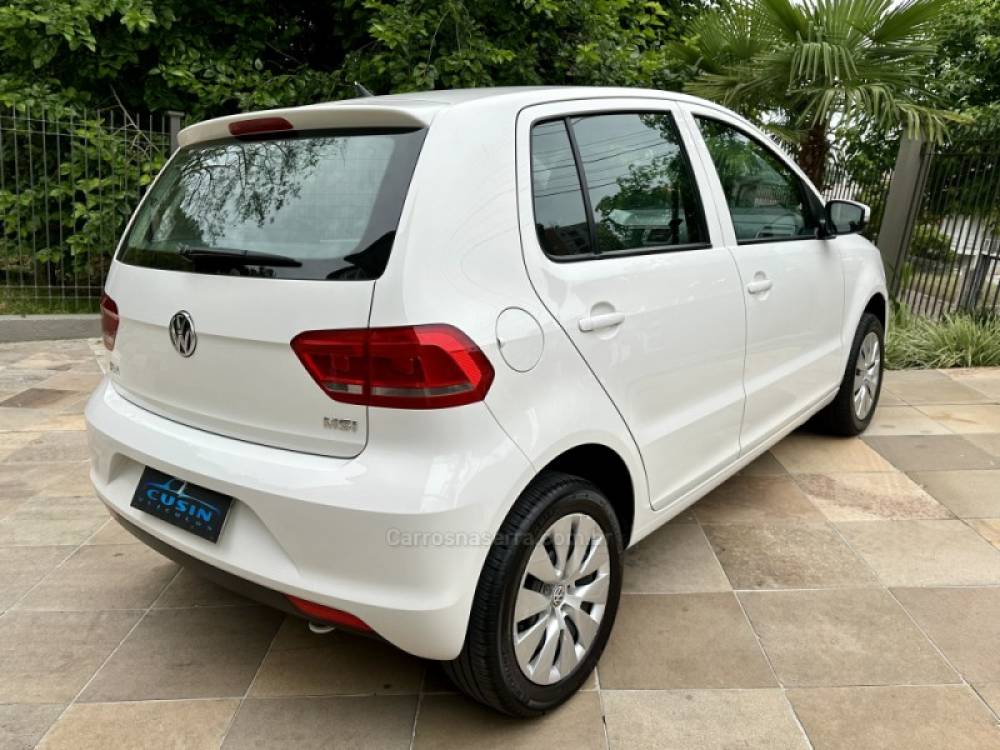 VOLKSWAGEN - FOX - 2015/2015 - Branca - R$ 48.000,00