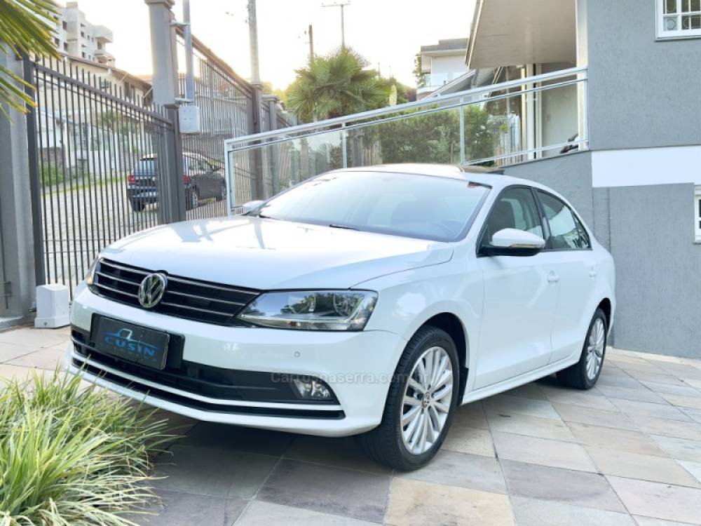 VOLKSWAGEN - JETTA - 2017/2017 - Branca - R$ 93.000,00