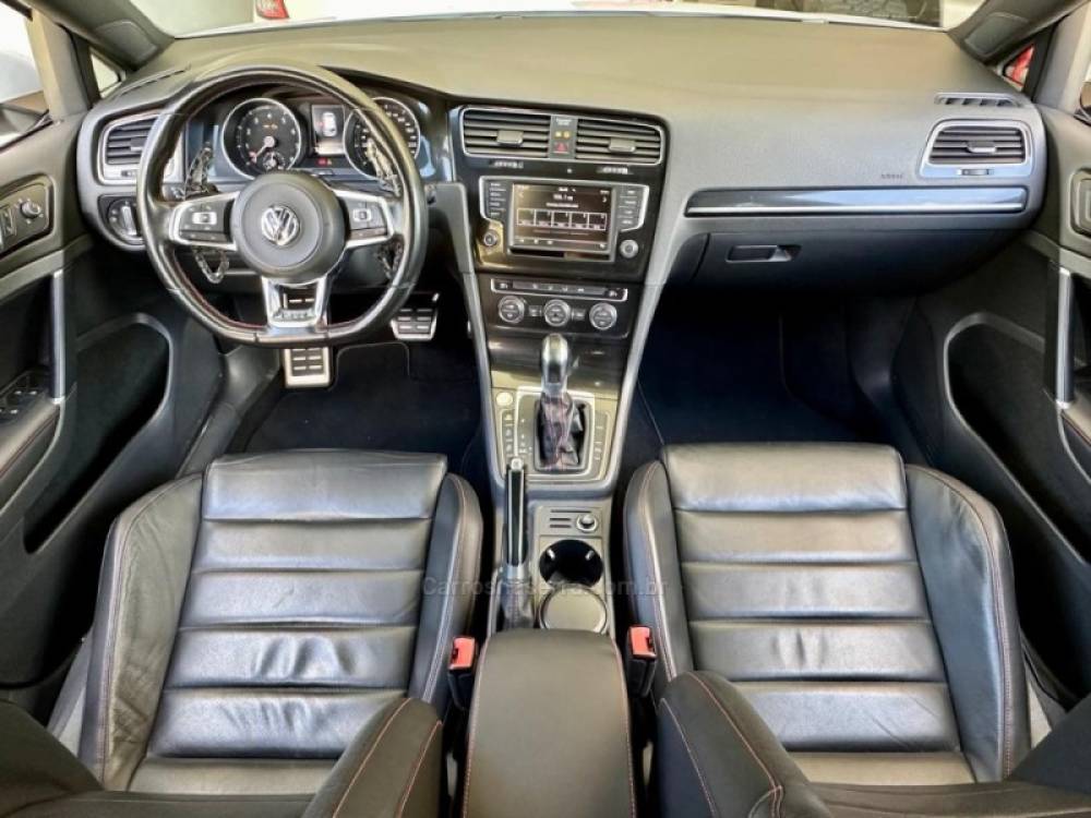 VOLKSWAGEN - GOLF - 2017/2017 - Branca - R$ 158.000,00