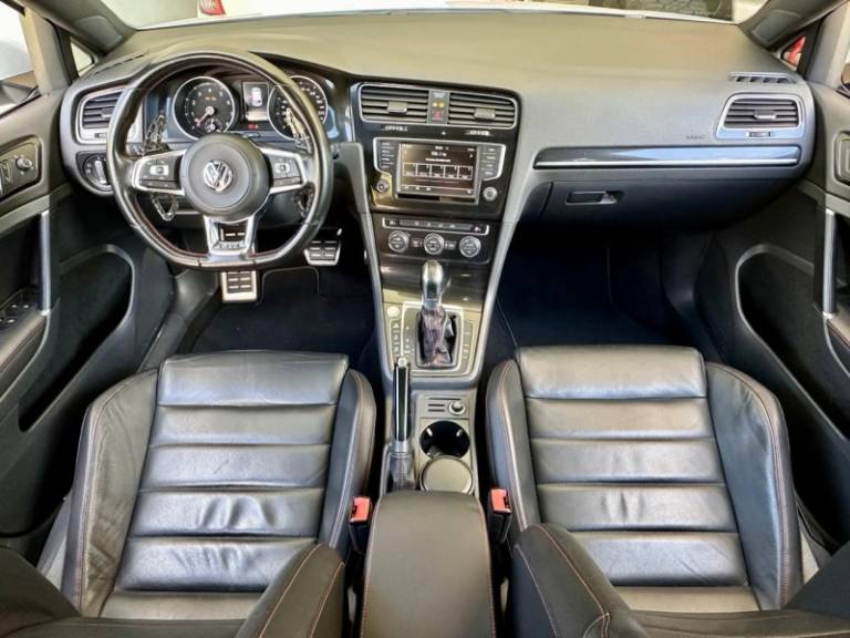 VOLKSWAGEN - GOLF - 2017/2017 - Branca - R$ 158.000,00
