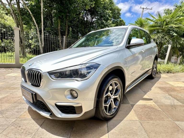 BMW - X1 - 2018/2018 - Prata - R$ 120.000,00