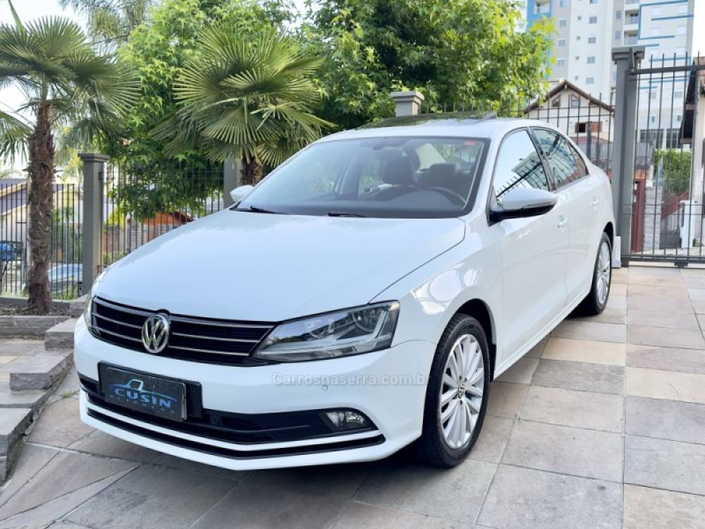VOLKSWAGEN - JETTA - 2017/2017 - Branca - R$ 93.000,00