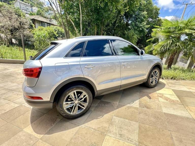 AUDI - Q3 - 2018/2018 - Prata - R$ 123.000,00