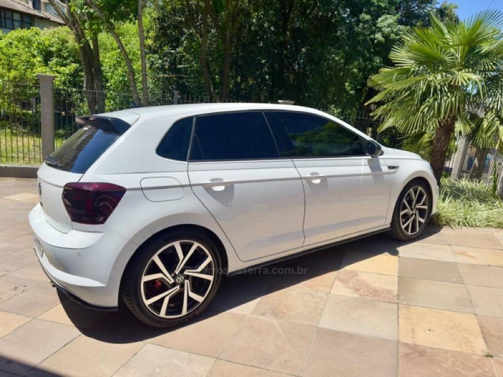 VOLKSWAGEN - POLO - 2020/2020 - Branca - R$ 107.000,00