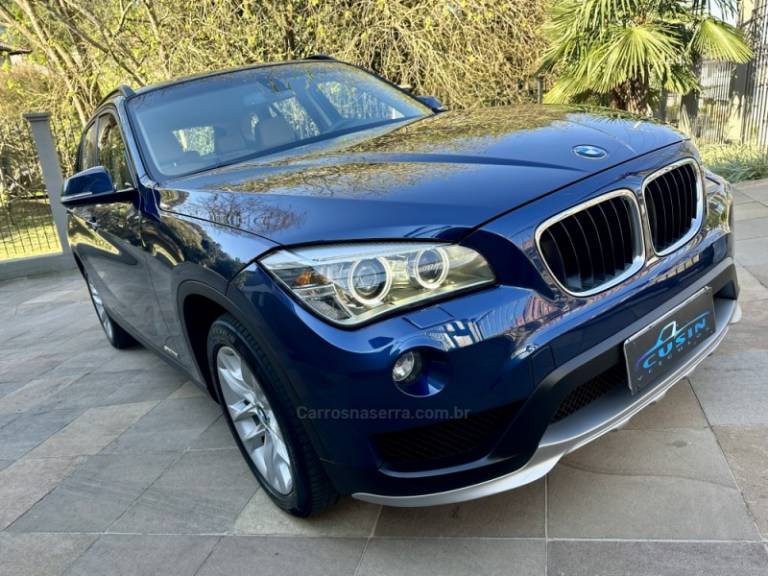 BMW - X1 - 2015/2015 - Azul - R$ 88.000,00